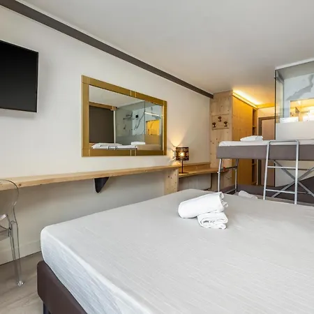 Piandineve Hotel Tonalepass