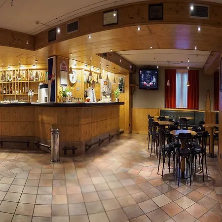 Piandineve Hotel Tonalepass