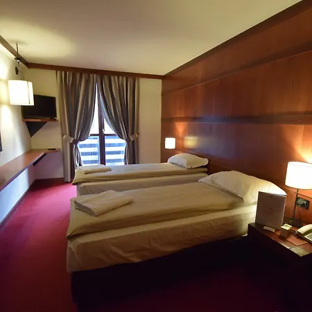 Piandineve Hotel 4*
